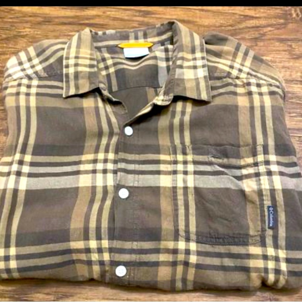 Columbia long sleeve button down Size Large